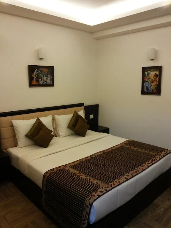 Rr Residency Hotel Delhi  3*, Delhi (National Capital Territory of India)