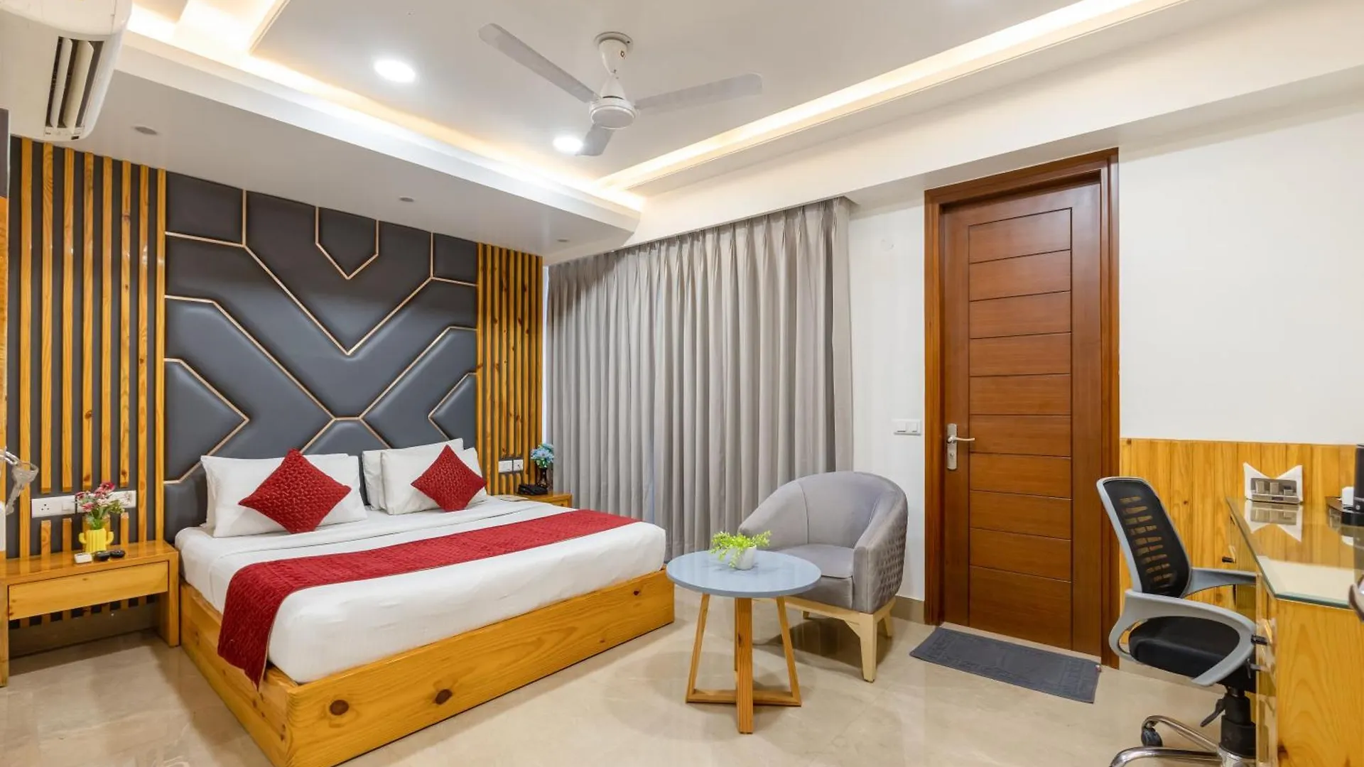 Rr Residency Hotel Delhi  3*, Delhi (National Capital Territory of India)