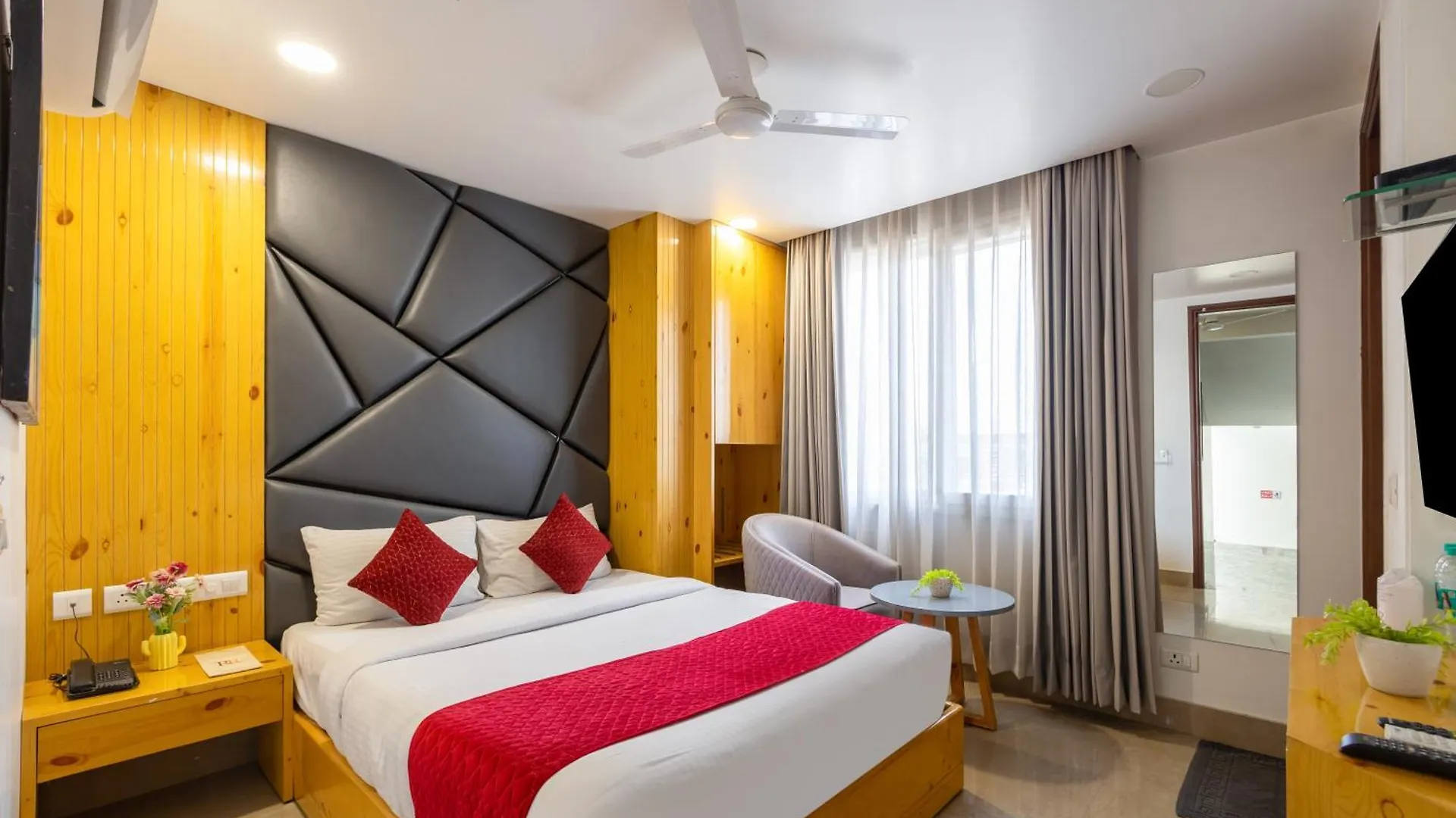 Rr Residency Hotel Delhi  Guest house