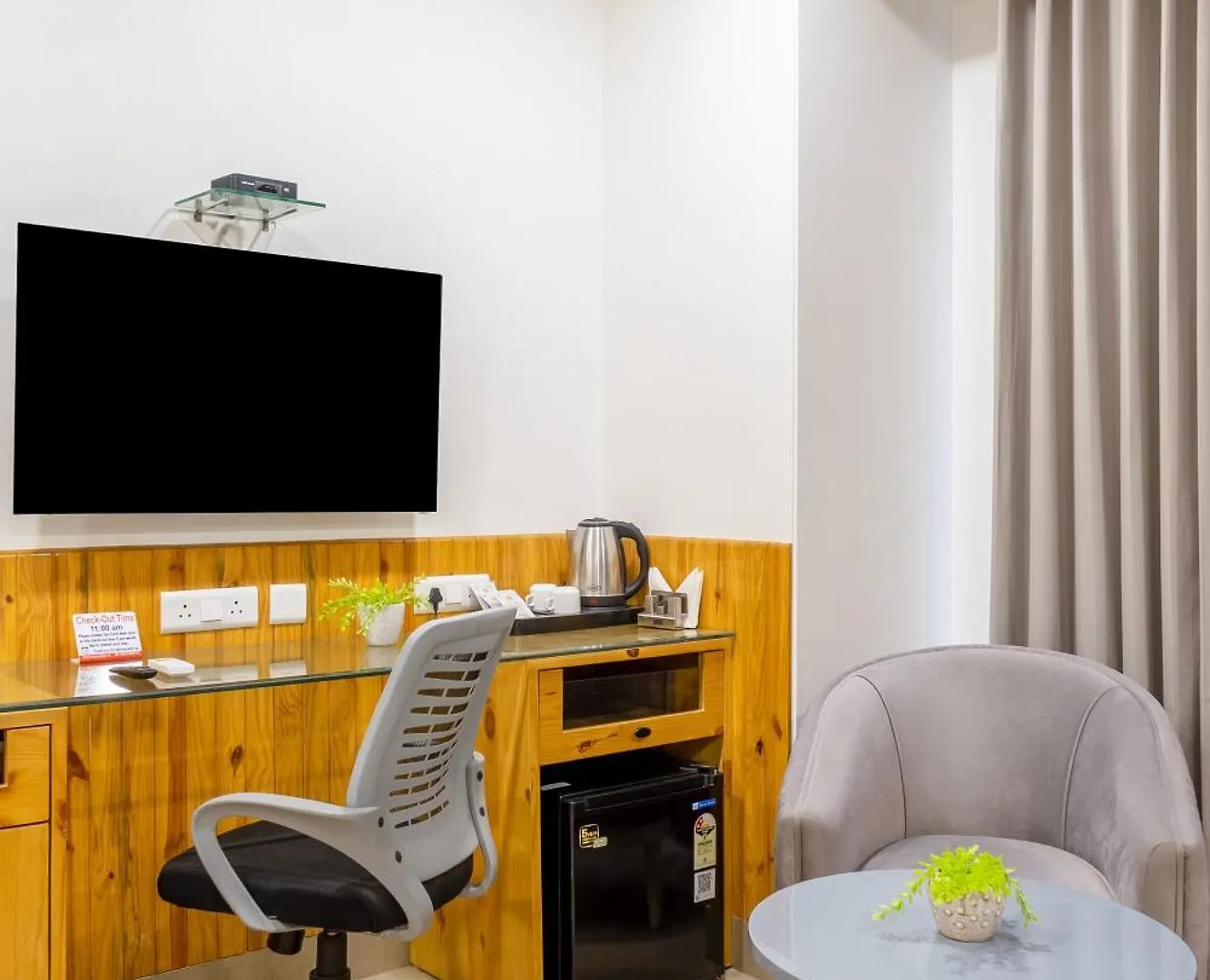 Rr Residency Hotel Delhi  Guest house Delhi (National Capital Territory of India)
